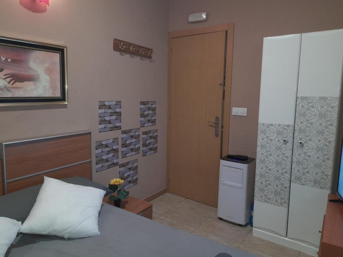 Habitaciones De Paso Benidorm Luaran gambar